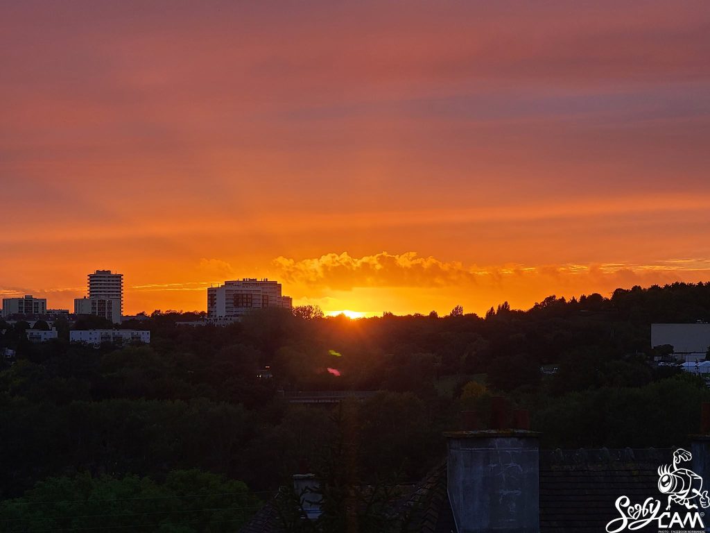 Coucher de soleil sur la Vallée des Jardins — Vallée des Jardins, Caen, Normandie